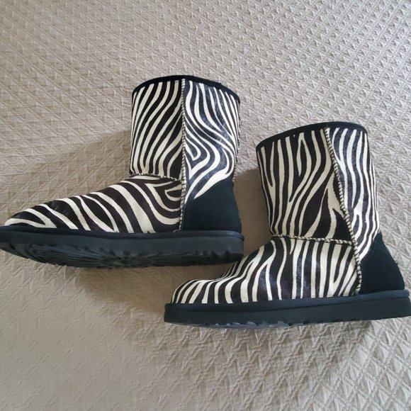 UGG Shoes - Authentic UGG Australia Classic Short Dark Brown/Black Zebra Print Boots Size 9